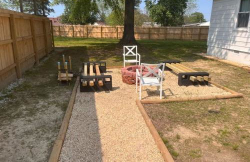 Family Retreat Prime Location in Decatur - Photo 7