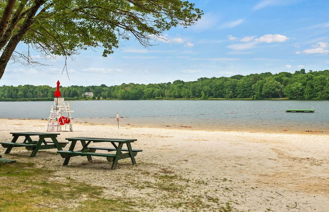 Hygge Home by Avantstay Deck for Outdoor Living Fire Pit Game Table - Photo 4