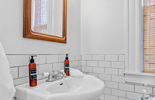 Maple Manor - Photo 22