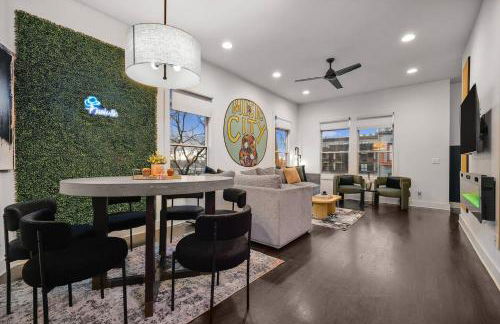 Modern Luxe Townhome with Rooftop Cinema - Foto 47