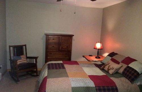 Impressive Cabin Rental for Large Groups in Au Sable Forks, New York - Foto 21