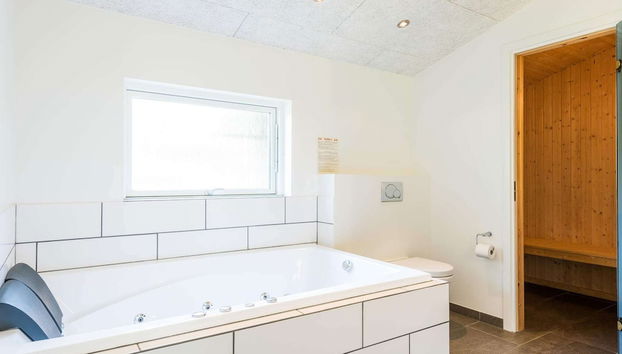 8 Person Holiday Home in Blavand - Foto 3, Tratamientos de spa