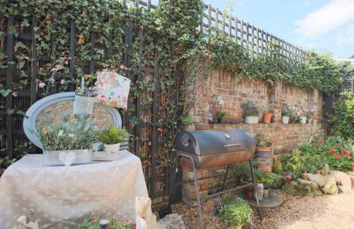 Gorgeous House near Windsor & River Thames - Photo 12