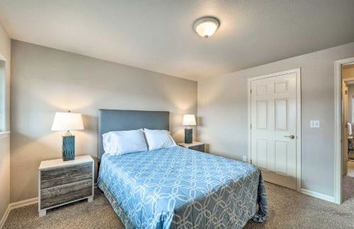 Apartment with Gas Fireplace about half Mi to Beach! - Foto 11