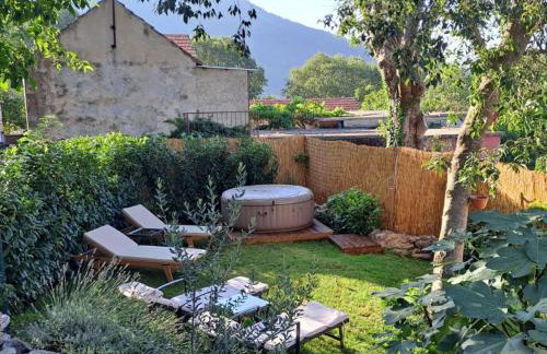 Stone House Lola - Two Bedroom Holiday Home - Photo 37