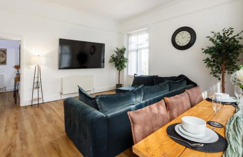 Beech Suite - Private Location with 85 inch Cinema TV & Parking - Foto 23