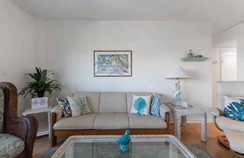 Spacious 3BR Beachfront Condo with Balcony & Parking - Foto 10