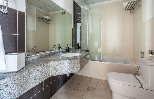 Outstanding 2BR in Serene JVT Neighborhood! - Photo 15