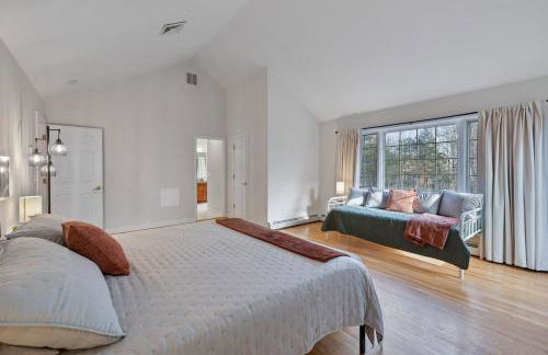 Secluded 9BR Getaway, Pool, Hot Tub & Huge Deck - Foto 20