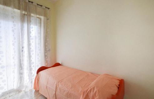 Awesome Apartment In Reggio Calabria - Foto 10