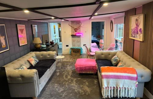 Stables 2bed farm stay private firepit bbq - Foto 1