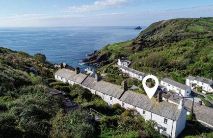 Lobster Pot Portloe views of the village and sea - Photo 1