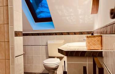 b e d & a g e d e s i g n -medium- wunderschönes Zimmer mit Bad - Rechnungserstellung für Geschäftsreisende & Firmen - Foto 15