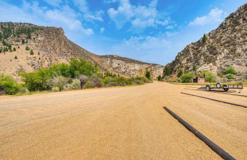 Riverfront Montana Log Cabin with Mountain Views! - Foto 43