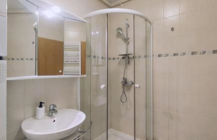 Kruge - 3 bedroom apartment & private garage - Photo 21