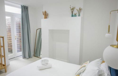 Chic Brighton Garden Apartment - Sleeps 6! - Foto 16