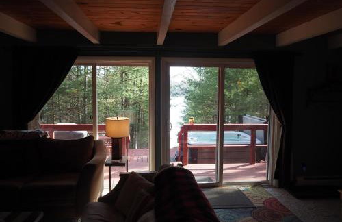 The Cub Hill Chalet - Private Lakefront with Spa! - Foto 25