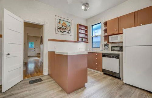 Tiger Lair Walk to CC Historic Downtown COS 4BR - Foto 12