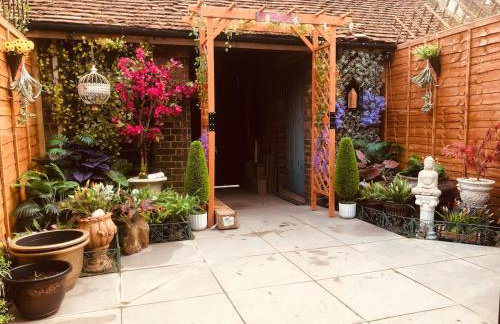 London Central 4 bed House with Garden - Photo 39