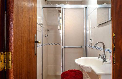 APARTAMENTO, ATÉ 4 PESSOAS,20 Metros da PRAIA do SONHO, PÉ NA AREIA,100 MB WI-FI - Foto 11