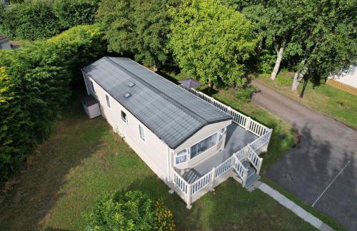 Tranquil Retreat at River Valley Country Park - Photo 5