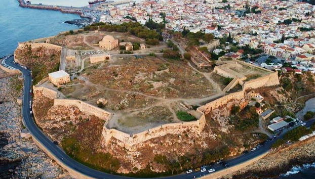 Vista aérea da fortaleza de Rethymnon