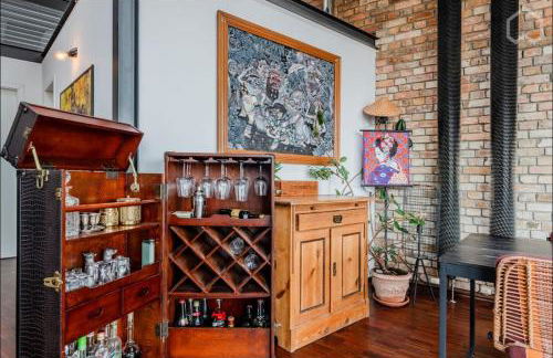 Designer Loft with Big Rooftop and Office - Foto 9