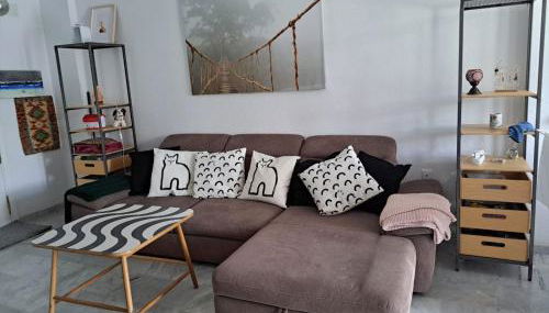 Apartamento con jardín y piscina Pet friendly - Photo 2