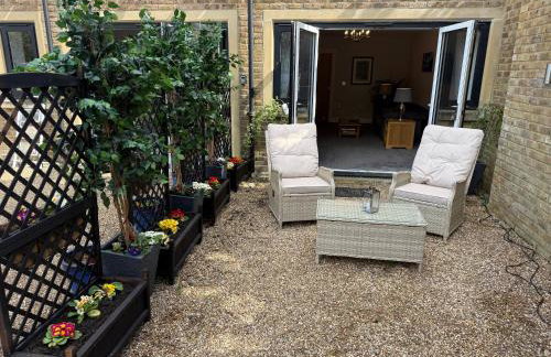 Stansted Airport Stay, Parking and Luxury Suite - Foto 19