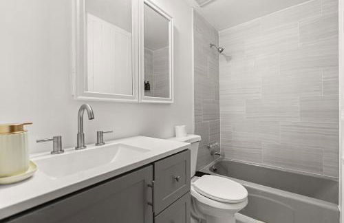 Historic 1790s Old Town Gem 5BR with Parking - Prince Street - Foto 26