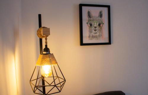 Characterful Cottage - Sleeps 6 - Parking - High Street - Photo 12