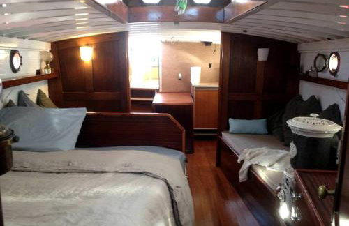 Fabulous Yacht Rental for a Unique Glamping Getaway in Bay Area, California - Foto 4
