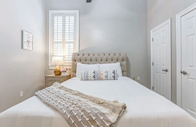 Modern 3BR Condo With Pool - Foto 10