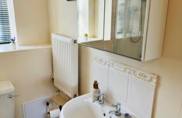 Homely & Stylish 2 Bedroom 6 Guests Parking Wi-Fi - Foto 35