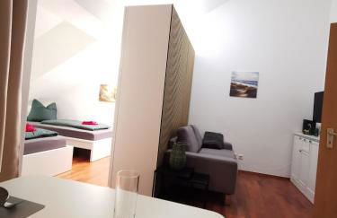 Schickes Studioapartment mit Balkon - Foto 10