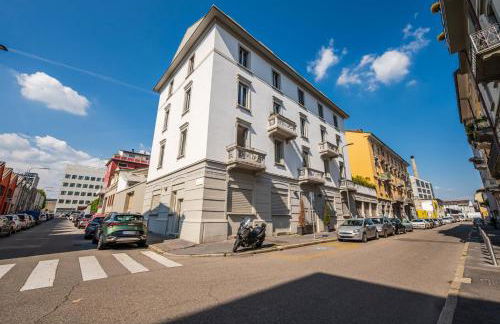 tHE Milanese Glow - Bocconi Prada IEO Area - Foto 9