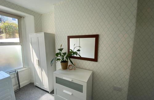 The Walnut Suite lovely one bedroom flat in Stoke. - Foto 7