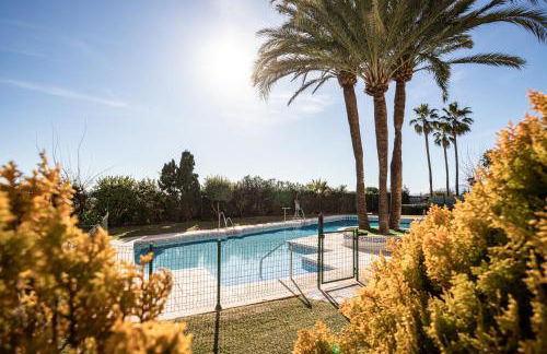 2 Estudios en La Romana Playa, uno con vista parcial mar y otro vista a la piscina - Foto 2