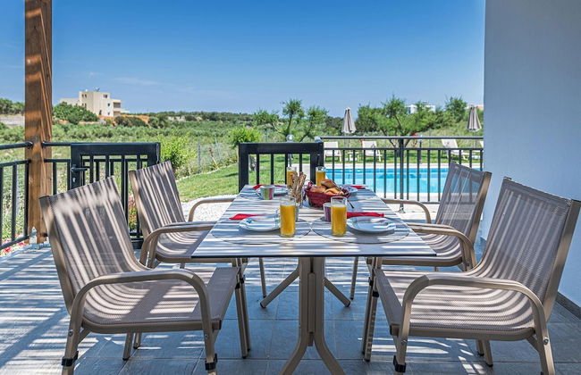 Villa Guinevere-with Private Pool - Photo 9