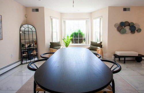 Huge Pocono Dreamhouse 4 bedrooms 12 guests - Foto 2