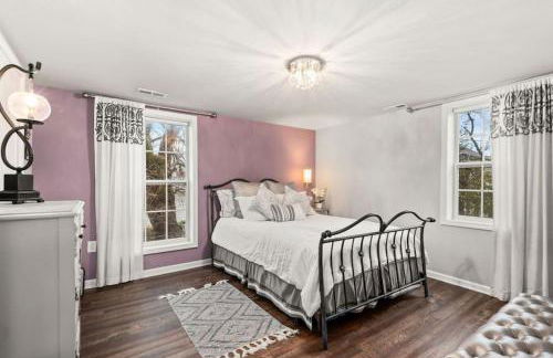 Stone Cottage 3 Bedroom Getaway - Stroll to DT Franklin - Historic Blakely House - Foto 18