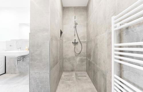 Tolstov Apartments - Monteurwohnung mit 3 Zimmern , Terrasse und Parkplatz - Photo 17