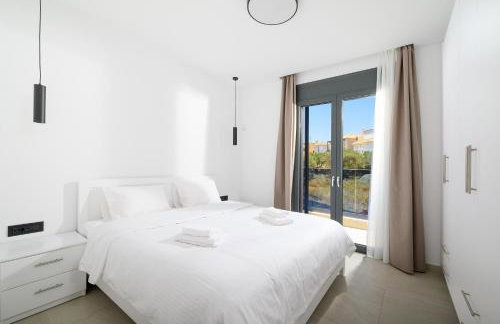 Petrus Luxury Villas in Old Hersonissos - 3 Bedrooms & 3 Bathrooms - Foto 19