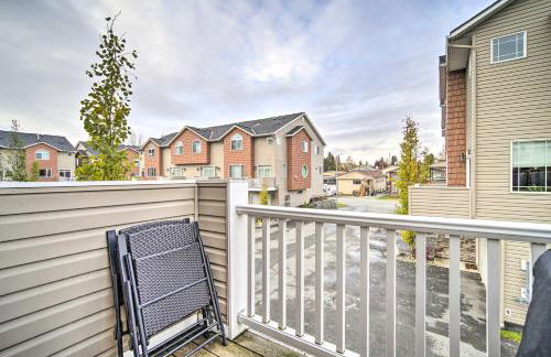 Sleek Escape with Balcony Less Than 1 Mi to 5th Avenue! - Photo 12