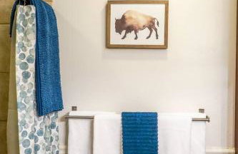 Turquoise Twin ★Vacation COS★3 King Beds★Near AFA - Foto 19