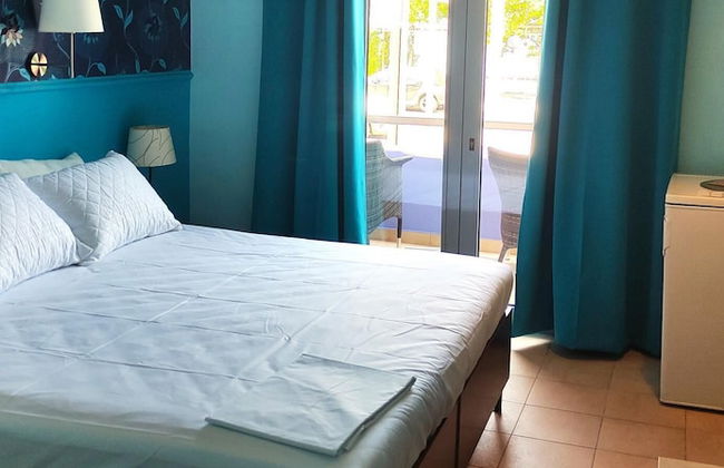 Okeania Seafront Rooms in Kamena Vourla - Foto 42