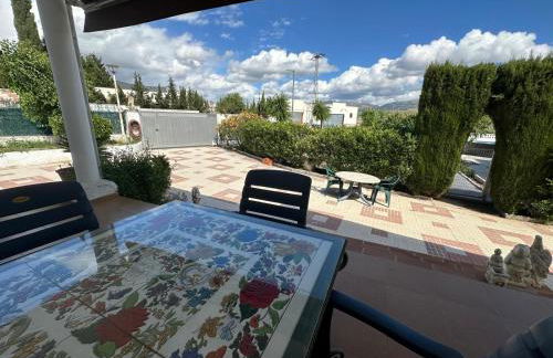 Chalet independiente en zona residencial rural con piscina privada - Foto 49