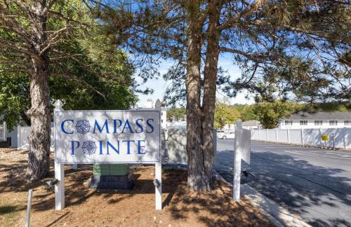 Lakefront Osage Beach Condo + Workspace w/ Pool Views - Foto 54