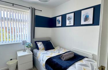 Stunning Open Plan 3 Bed House - Driveway & Garden - Foto 8