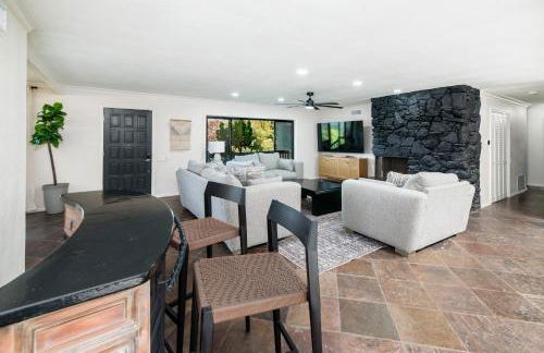 5BR Oasis with Pool, Arcade, Sauna - Photo 35